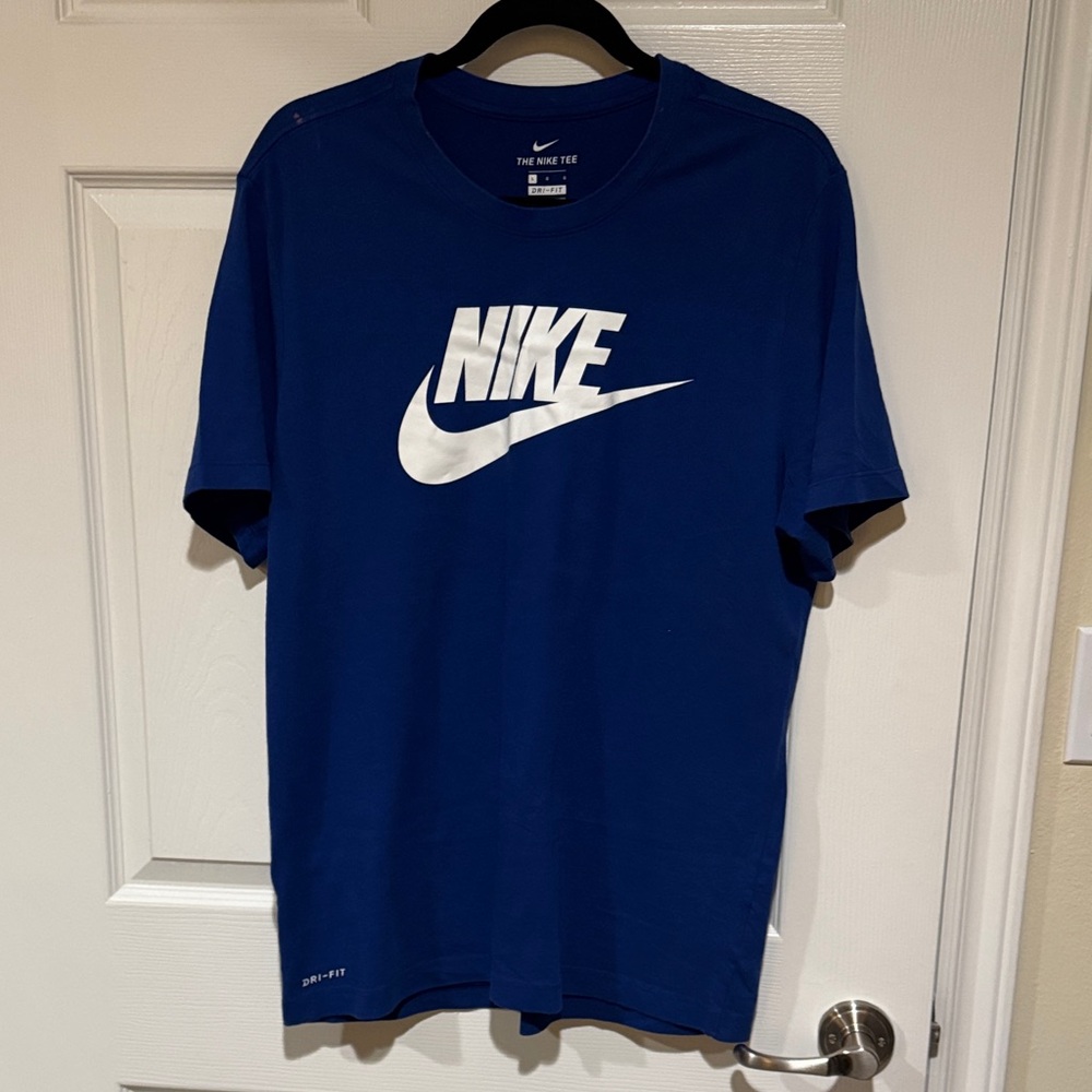 Nike Men's Short Sleeve Tee in Blue
